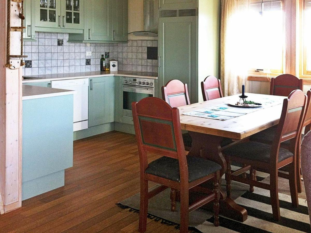 Three-Bedroom Holiday Home In Dyrvik Tuvnes Quarto foto