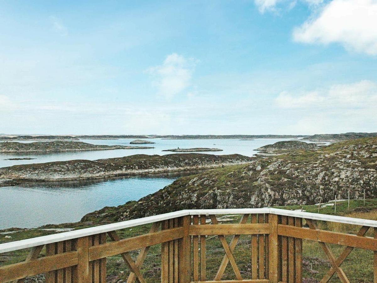Three-Bedroom Holiday Home In Dyrvik Tuvnes Quarto foto